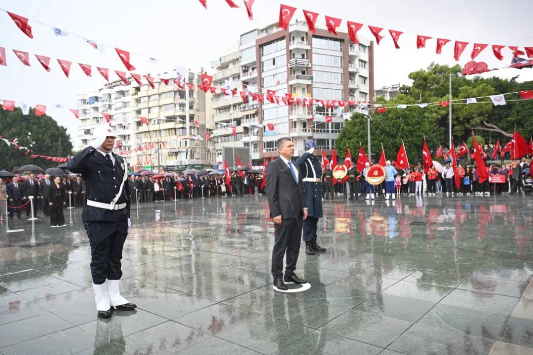 Antalya’da Cumhuriyet Yağmurla Kutlandı 1